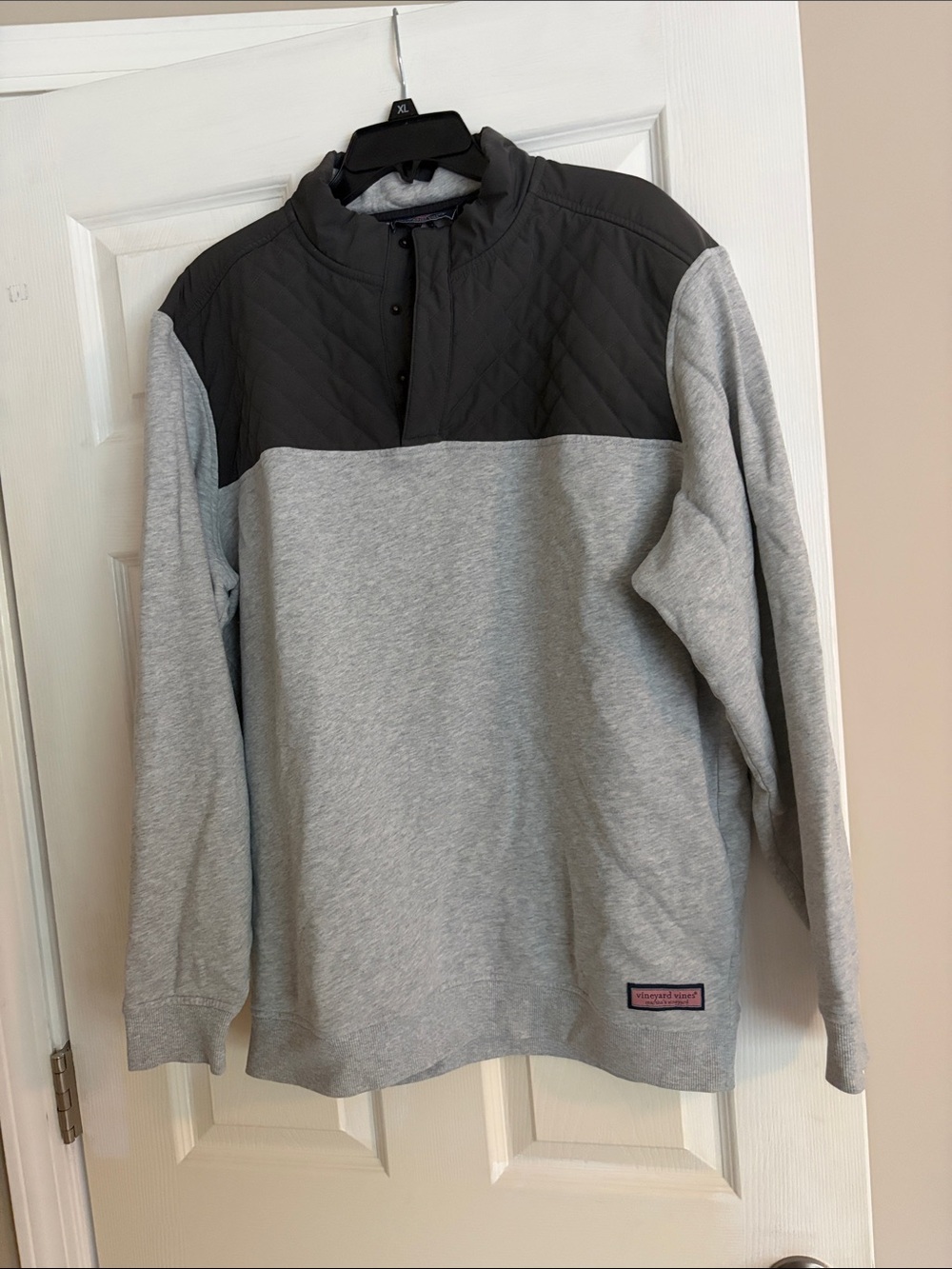 Vineyard Vines Quilted Yoke 1/4 button Pullover - Light Gray & Charcoal size L